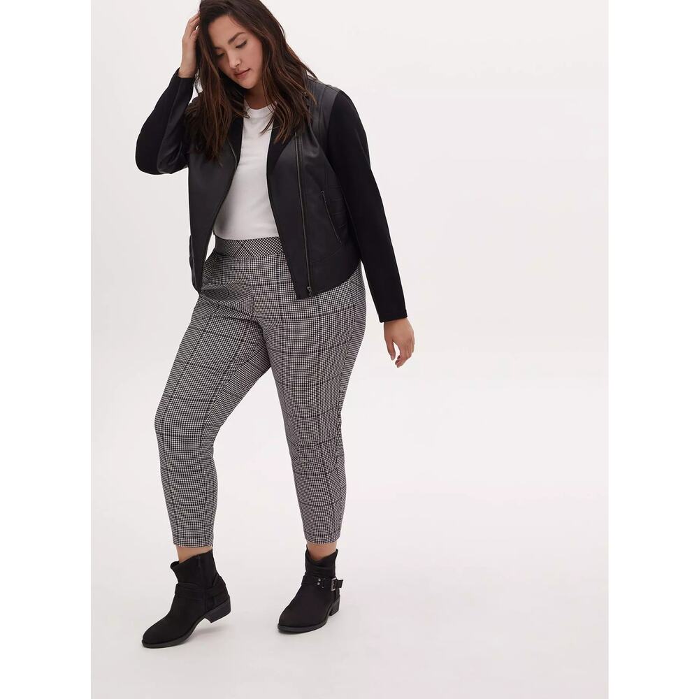 NWT Torrid Slim Taper Crepe Career Mid Rise Pull On Pant Plus Size: 2X (18/20)